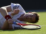 SM 2010 Wimbledon Andy Murray lay