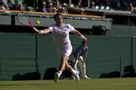 SM 2010 Wimbledon Robin Soderling  reach