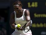 SM 2010 Wimbledon Serena Williams close backhand