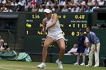 SM 2010 Wimbledon Nadia Petrova bent knees