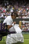 SM_2010 Wimbledon Roger Federer sit
