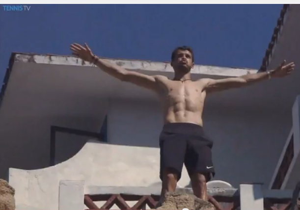 Video Cliffhanger: The Real Dimitrov Dive 