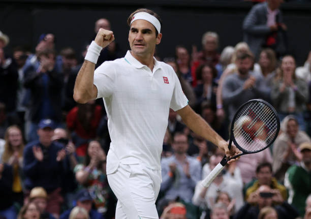 Magic Monday: Federer Moves Into 18th Wimbledon Quarterfinal 