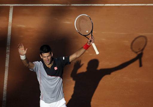 Novak Djokovic Salutes Rome 2014