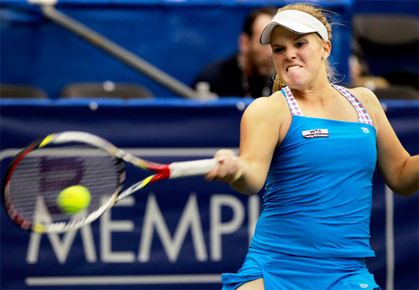 Melanie Oudin hits a forehand in Memphis
