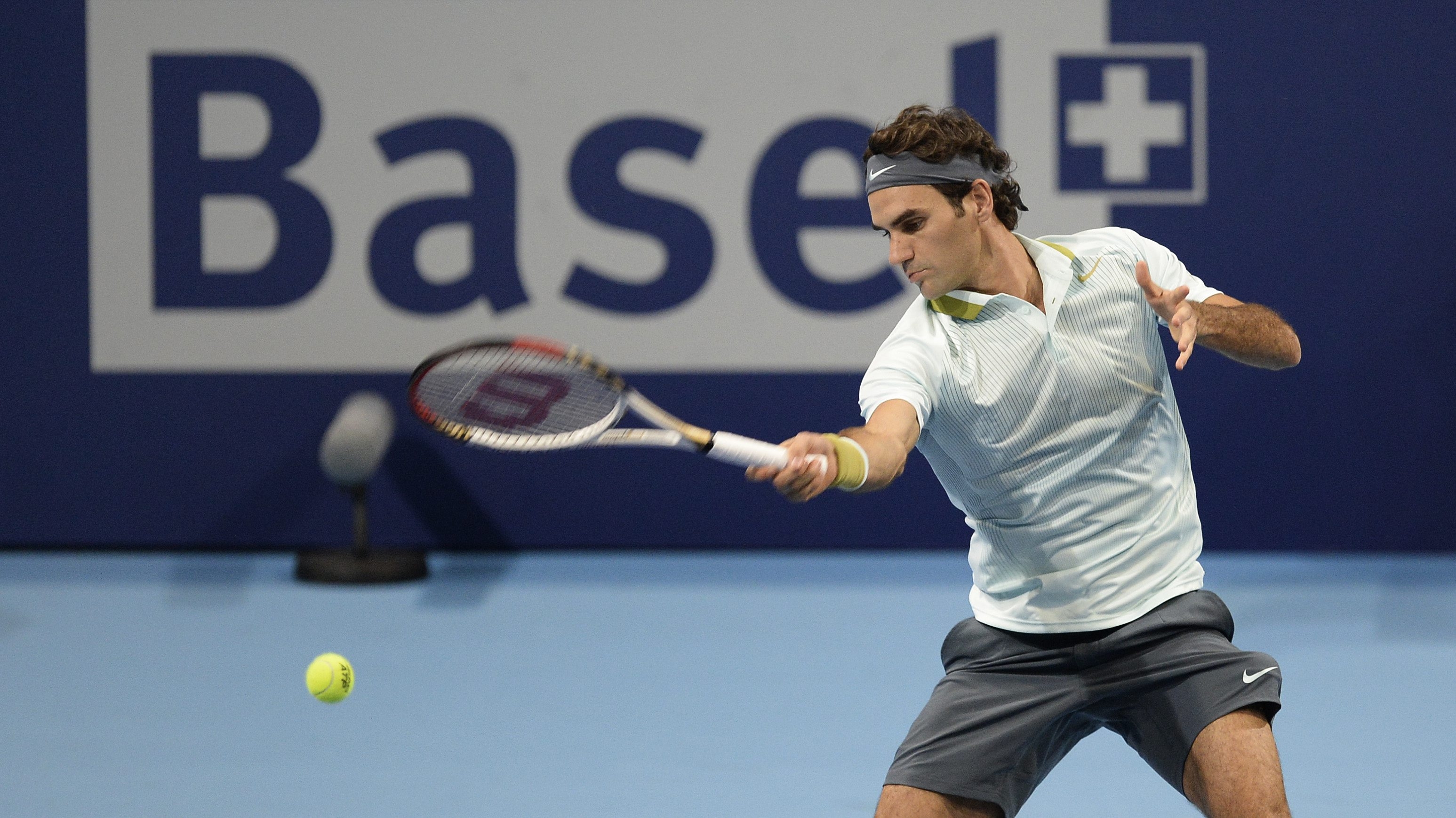 Roger Federer Renews Contract with Swiss Indoors in Basel 