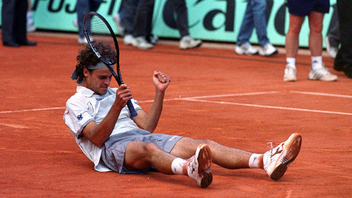 Video: Top 5 French Open Moments - "Completely Crazy" 