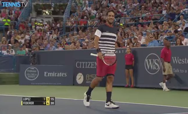 Video: Feliciano Goes Maestro on Federer  