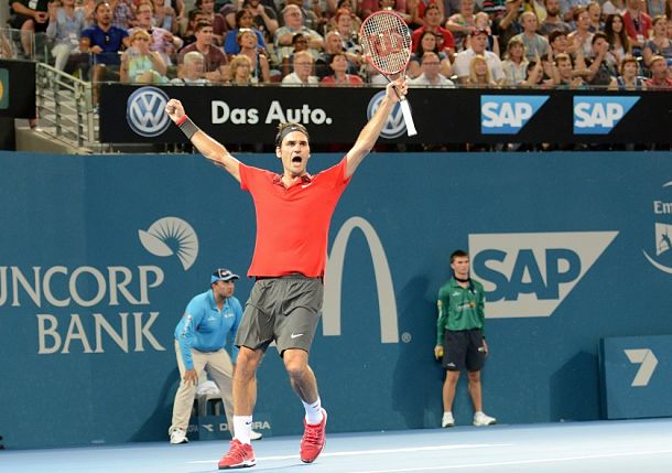 Video: Federer and Hewitt Play Amazing Point 