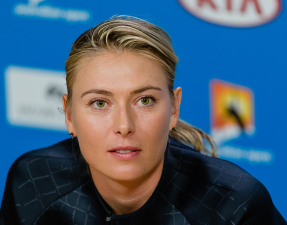 Sharapova Leads Russia in First Fed Cup Clash with Poland 