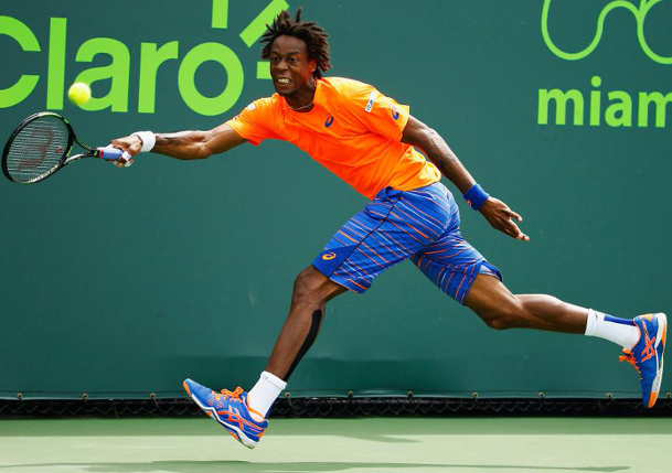 Berdych Moves On as Monfils Retires with Hip Injury 