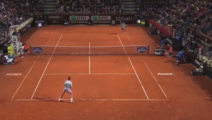 Federer Puts on Mini Backhand Clinic vs. Wawrinka 