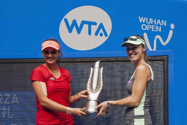 Hingis and Mirza Win 7th Title of ‘15 