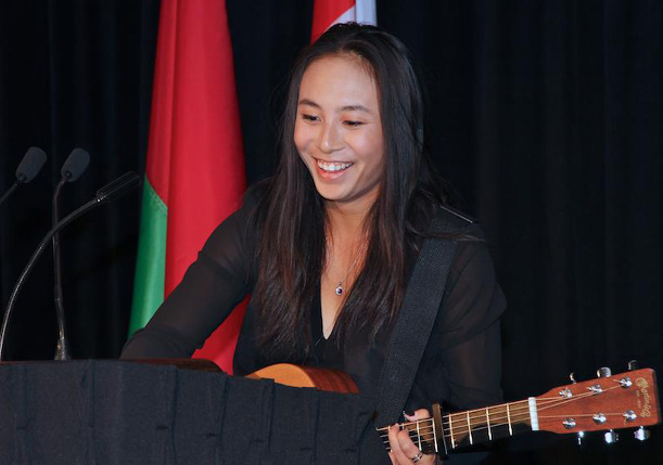 Watch: Carol Zhao Sings Coldplay at Fed Cup 