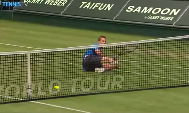 Halle-Lujah, Mayer Dives for a Beauty in Halle 