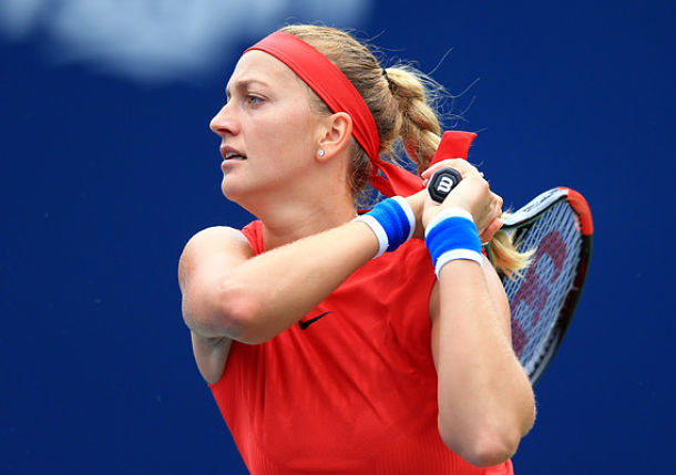 Kvitova Snaps Losing Streak to Advance in Toronto  