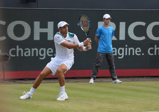 Muller Conquers Karlovic, Wins First Grass Title 