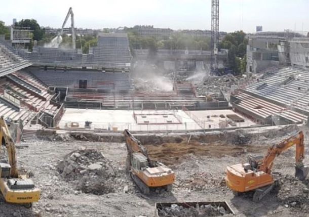 Photos: Court Philippe Chatrier is a Demolition Zone 
