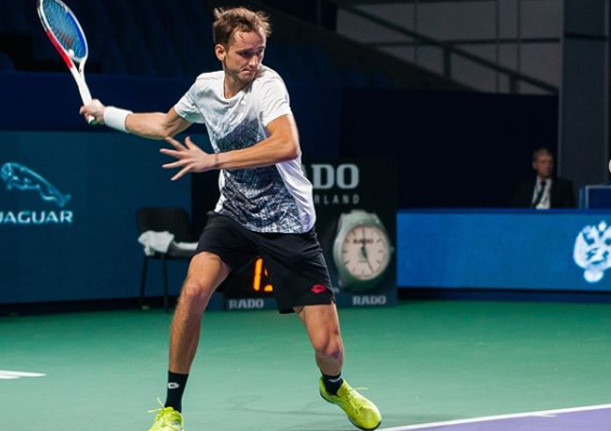 Medvedev Moves Into First Moscow Semifinal 