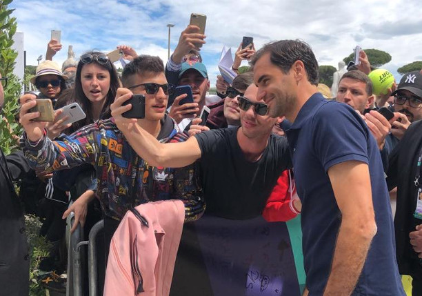Federer Defends Fans Amid Ticket Hike 