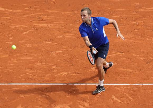 Evans Shocks Djokovic in Monte-Carlo Sweep 